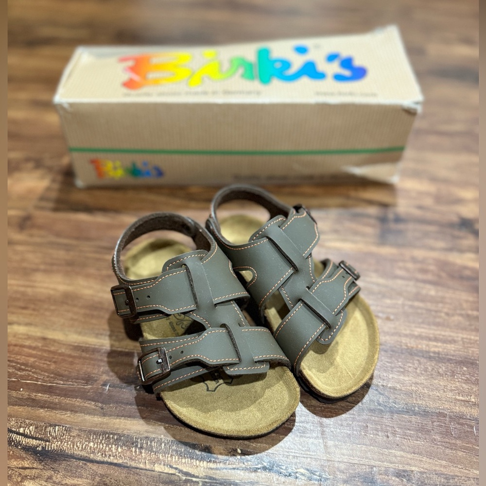 NEW IN BOX——KIDS BIRKI’S SANDALS